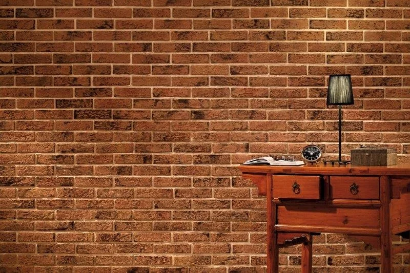 Endüstriyel ve rustik bir ambiyans isteyen mekanlar için eskitme tuğla serisi uygulamamız. Cafe, restoran ve bar dekorasyonlarında tercih edilir.