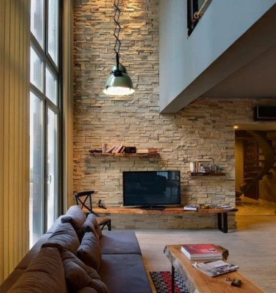 Eşsiz dokusu ile göz kamaştıran otantik yapısı ile uygulandığı her alana değer katan özellikle resimle olduğu gibi tv arkası kültür taşını inceleyin Modern kültür taşı tv ünitesi arkası kaplama